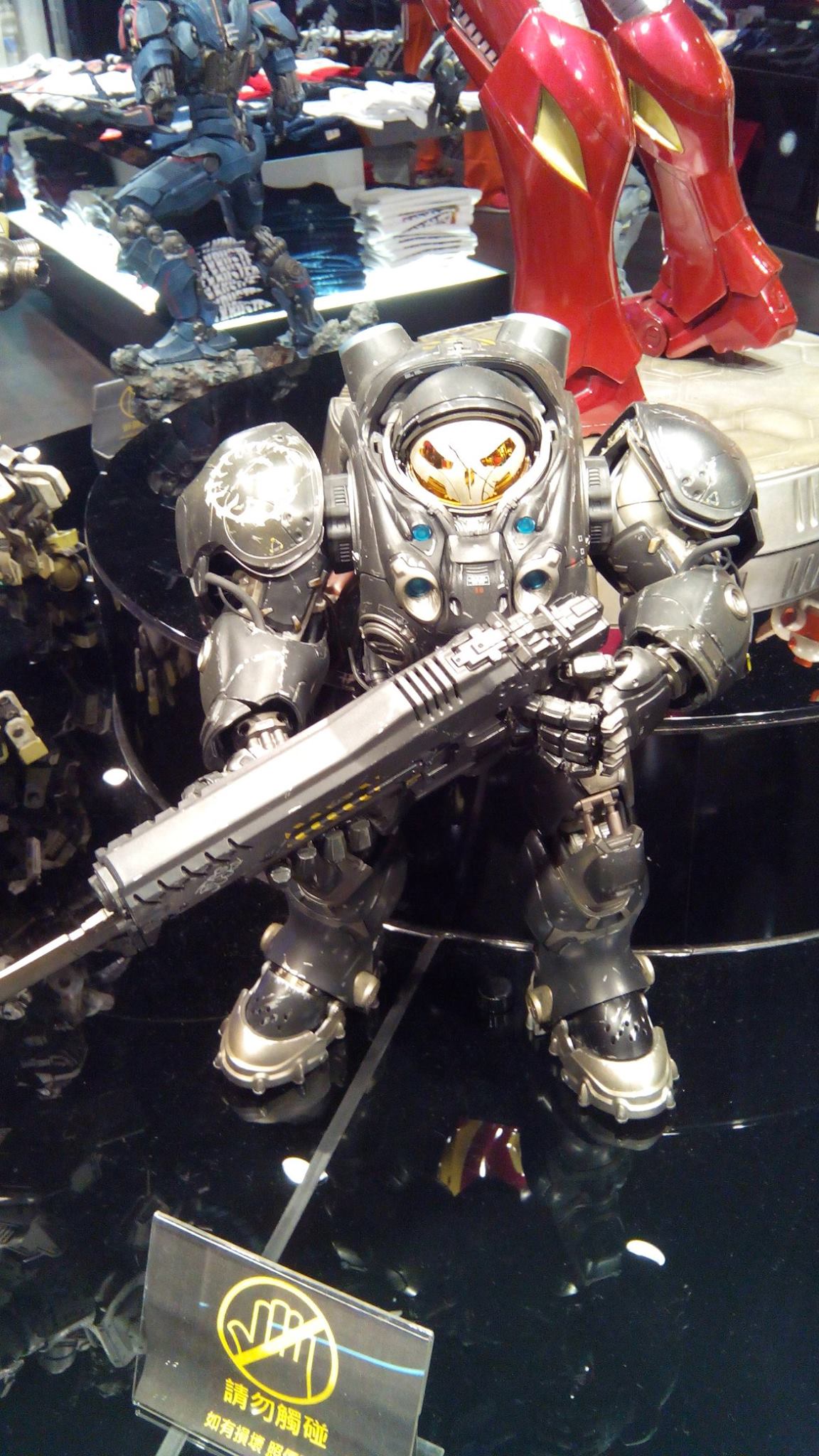 子貓玲 CoNeCoLin 伍洋