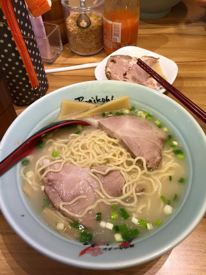 子貓玲 CoNeCoLin 伍洋