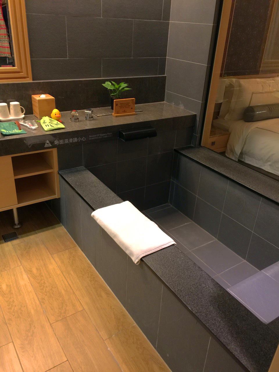 子貓玲 CoNeCoLin 伍洋 - 輔助圖