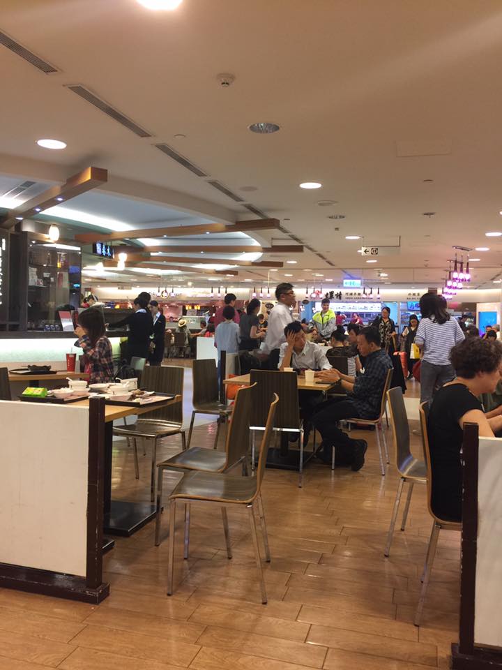 子貓玲 CoNeCoLin 伍洋