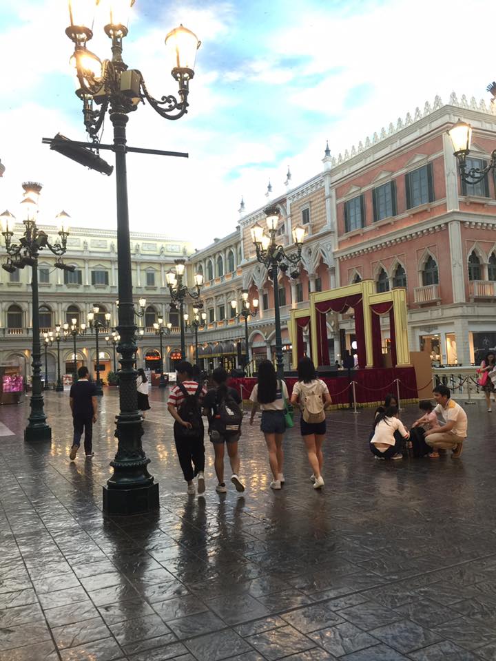 子貓玲 CoNeCoLin 伍洋