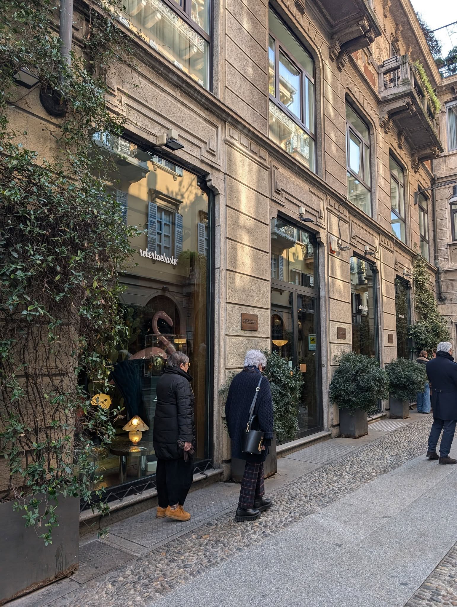 子貓玲 CoNeCoLin 伍洋