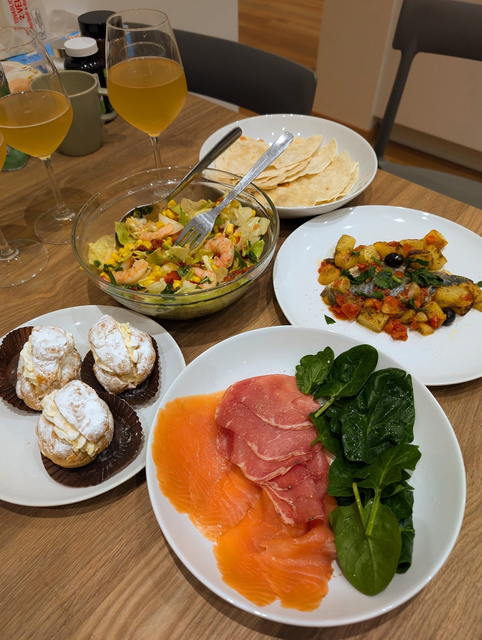 子貓玲 CoNeCoLin 伍洋