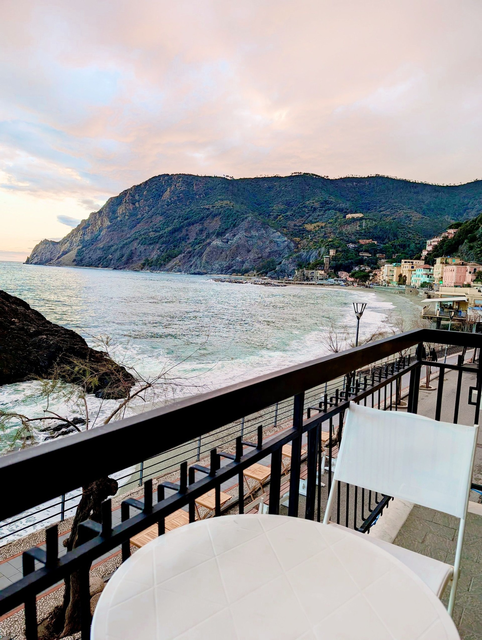 子貓玲 CoNeCoLin 伍洋